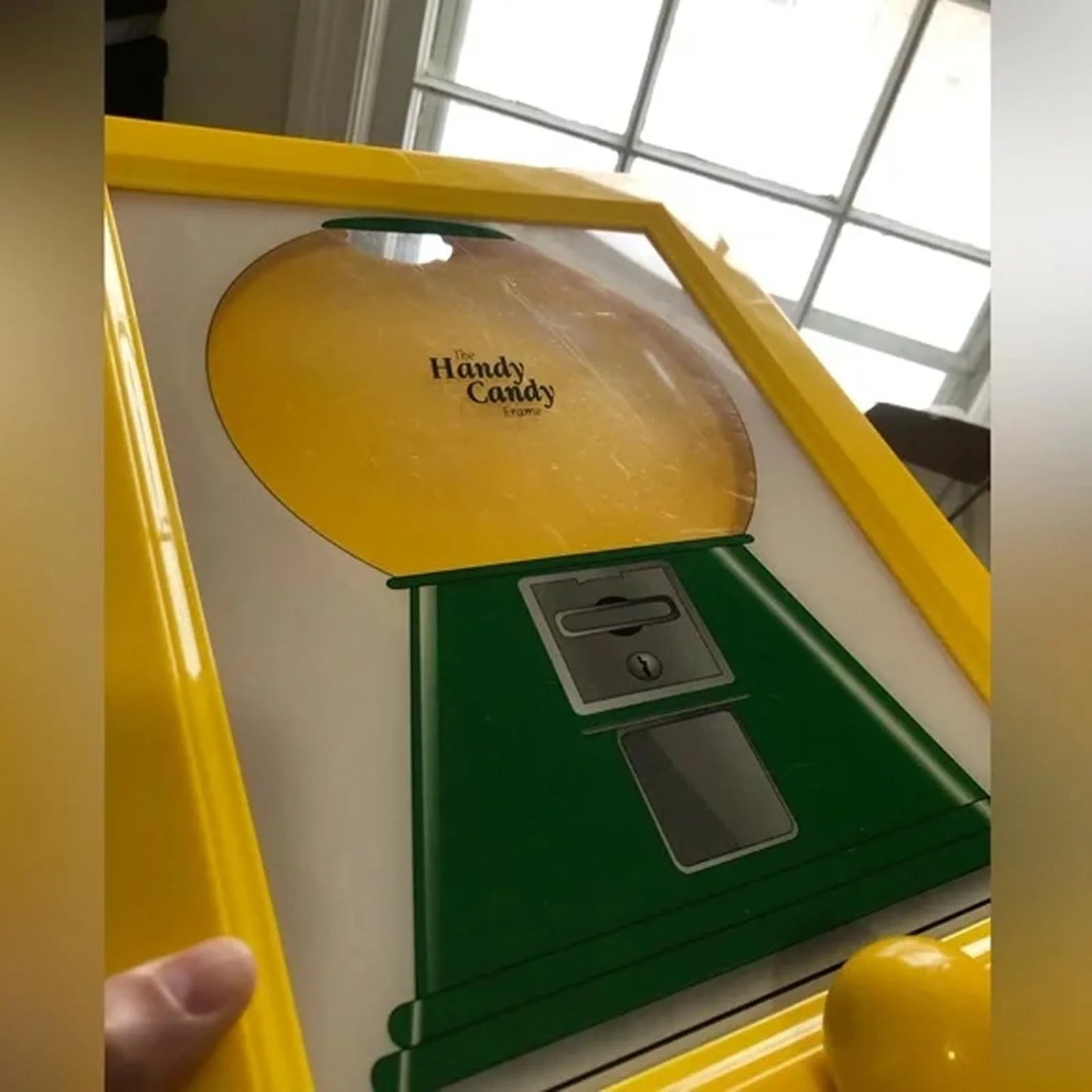 Handy Candy Frame Candy Dispenser Picture Frame Hanging Candy Frame Machine in a Frame Handy Fast Distribution Dog & Cat Suitable for Birthday &